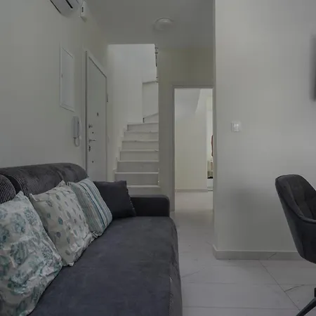 White Pearl Collection * Flogita