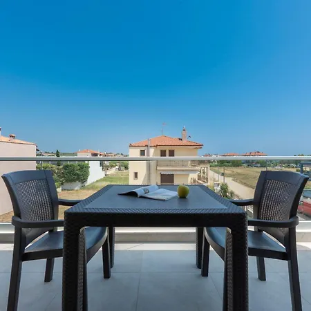 White Pearl Collection * פלוגיטה